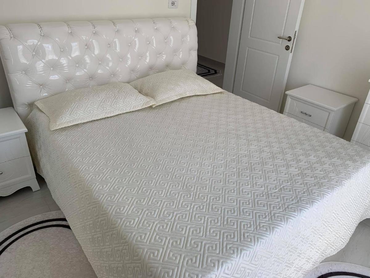 Apartament Oresti Корча Екстериор снимка