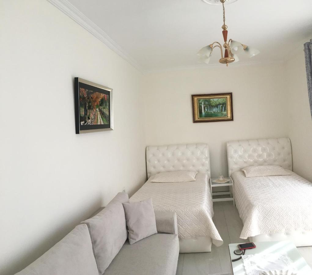 Apartament Oresti Корча Екстериор снимка